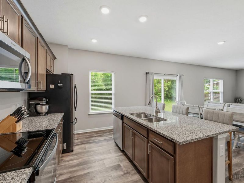 3232 Shadow Ridge Court, Hamilton Twp, OH 45152 Photo 12