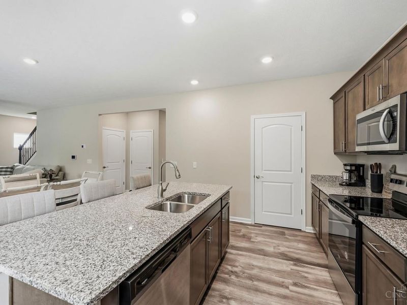 3232 Shadow Ridge Court, Hamilton Twp, OH 45152 Photo 14