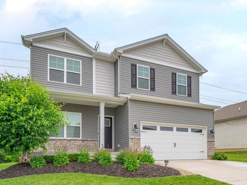 3232 Shadow Ridge Court, Hamilton Twp, OH 45152 Photo 2