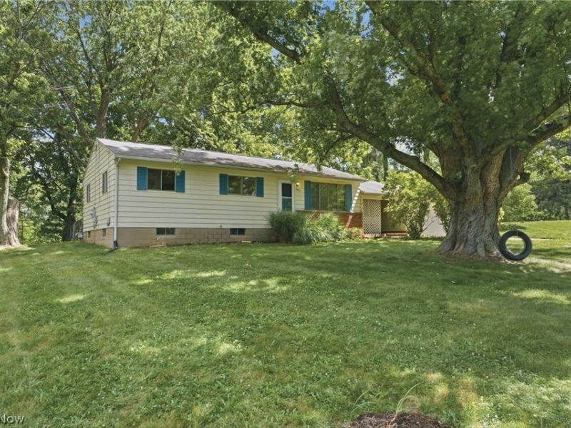 1965 Koons Road, North Canton, OH 44720 Photo 3