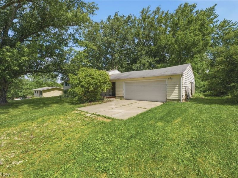 1965 Koons Road, North Canton, OH 44720 Photo 6