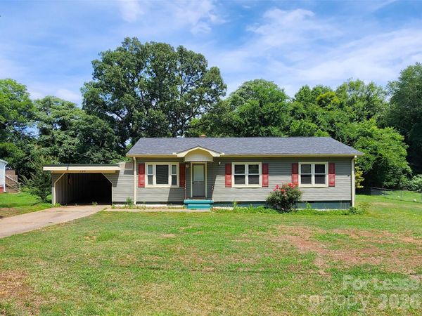 135 Oak Grove Road , Statesville, NC 28677