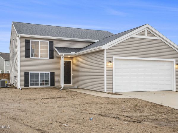 1465 Lee Ann Avenue , Defiance, OH 43512