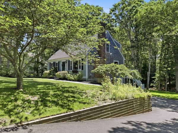 10 Checkerberry Ln, Sandwich, MA 02644