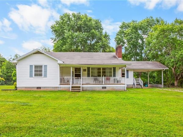 304 Armstrong Road, Pilot Mountain, NC 27041