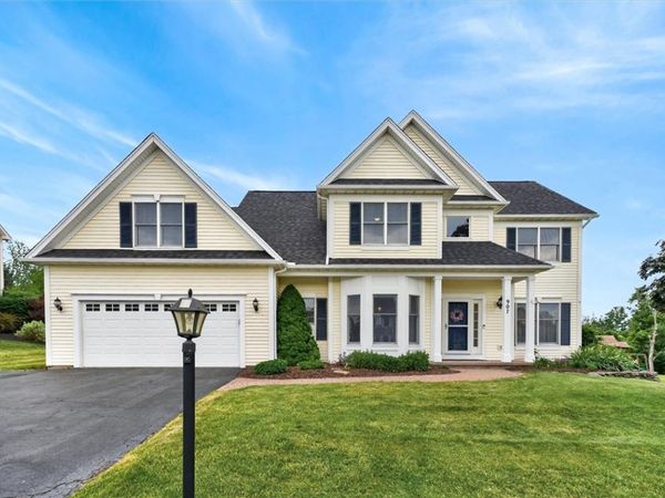 907 Taylor Rise, Victor, NY 14564