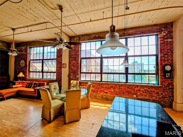 1611 Locust Street , Unit 701, St Louis, MO 63103