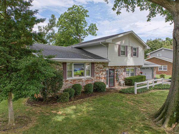 1415 Martin Lane, Evansville, IN 47715