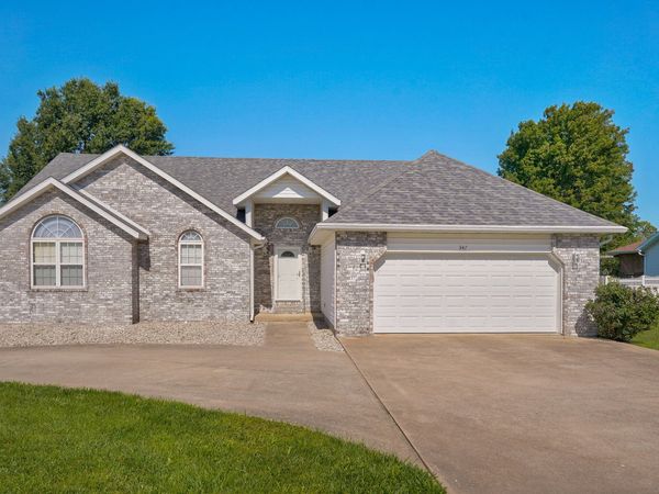 347 S Oak Grove Street , Marshfield, MO 65706