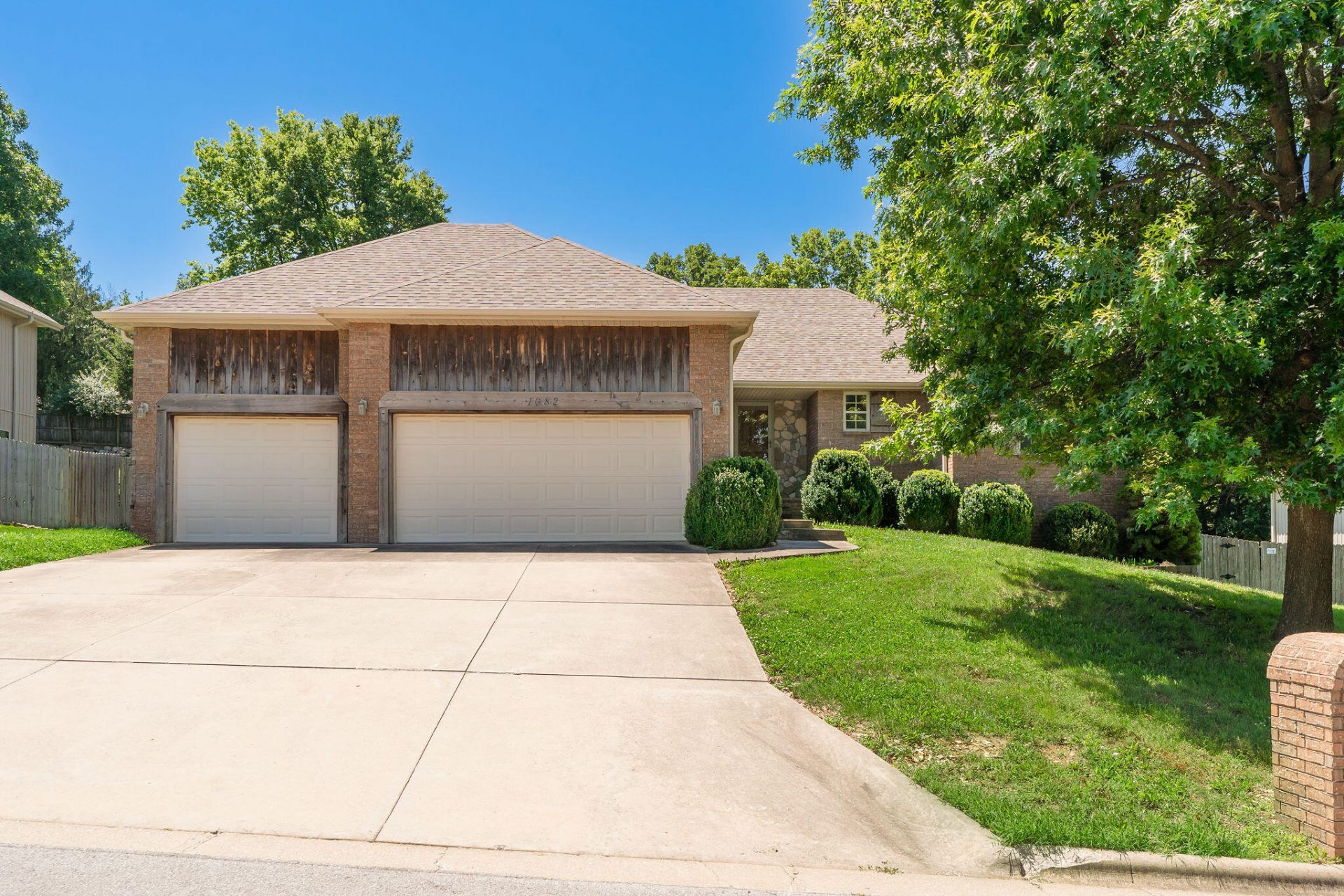 1082 E Daisy Falls Drive, Nixa, MO 65714 Main Photo
