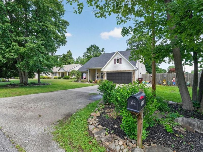 41668 Birchwood Street, Elyria, OH 44035 Photo 2