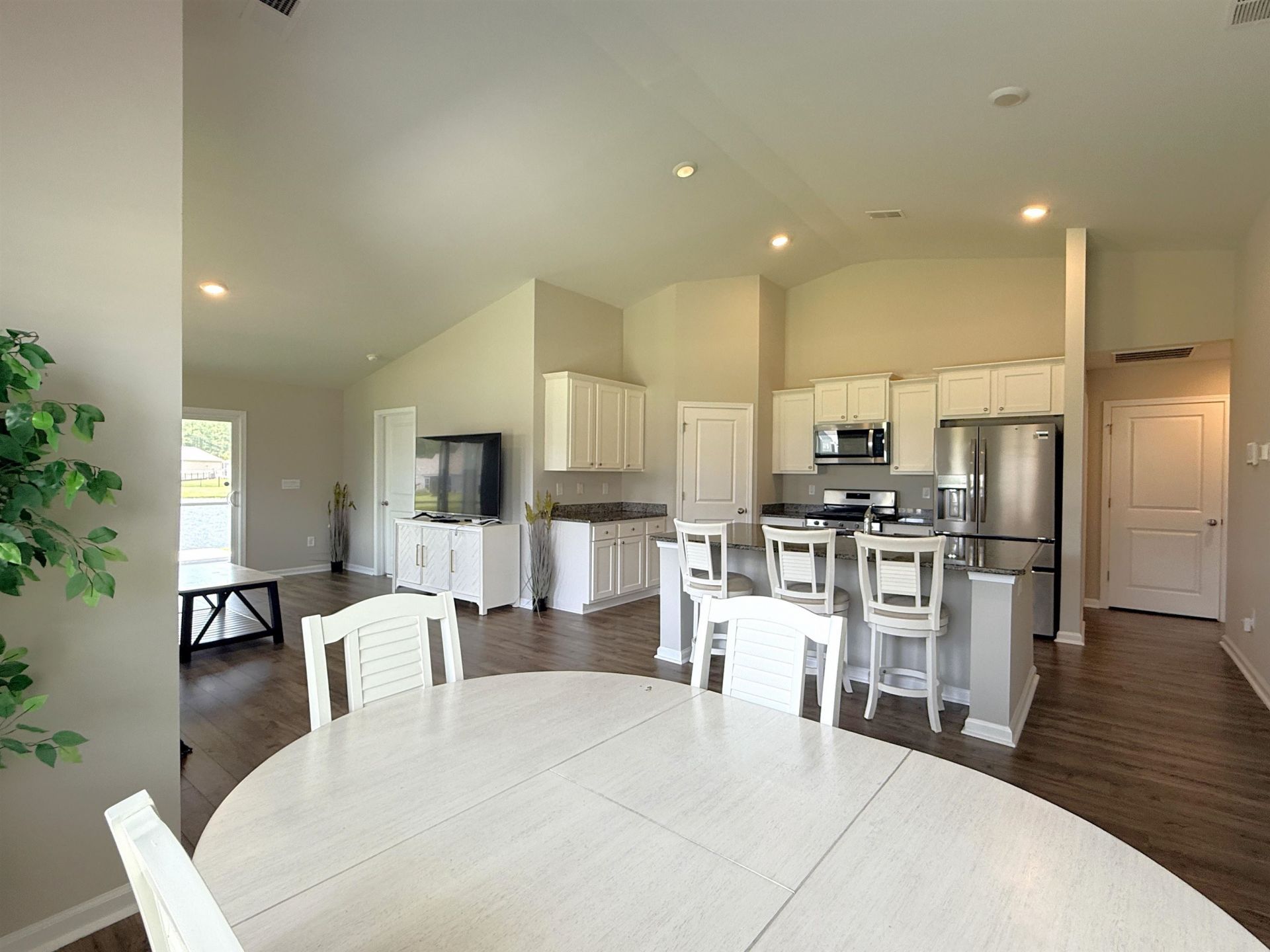 527 Courtridge Loop Photo 10