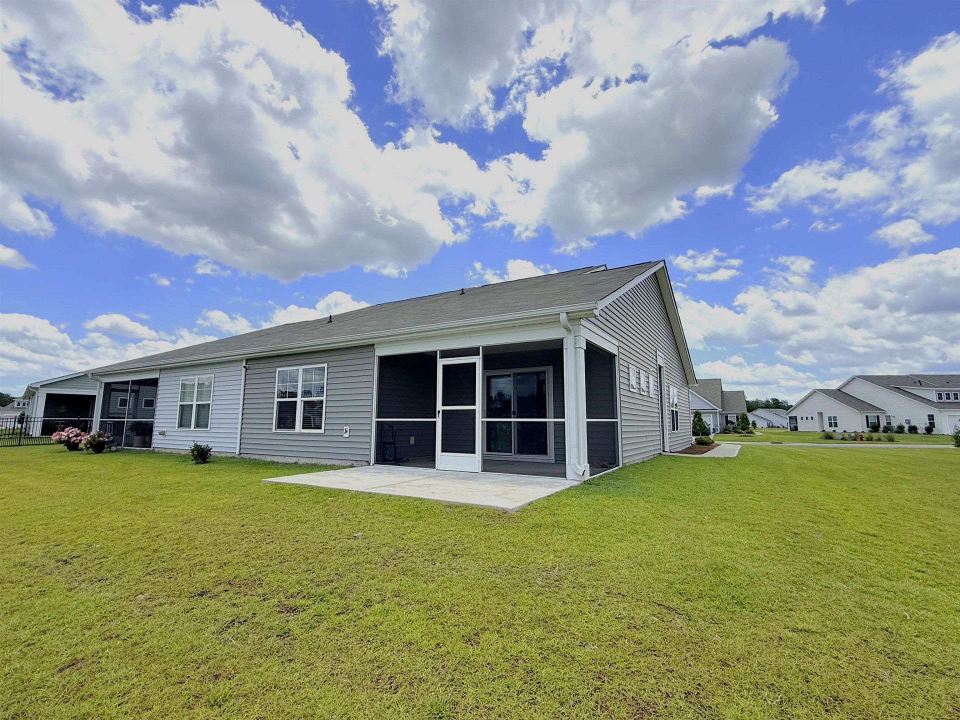 527 Courtridge Loop Photo 12