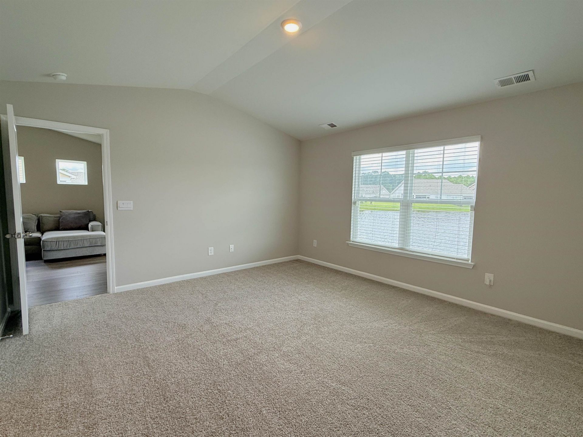 527 Courtridge Loop Photo 17