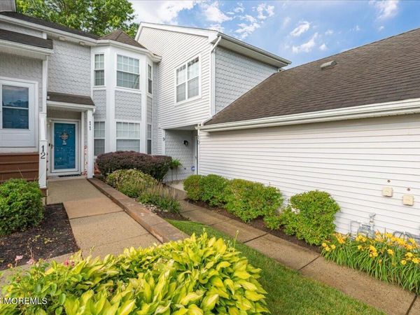 9 Evergreen Court, Freehold, NJ 07728