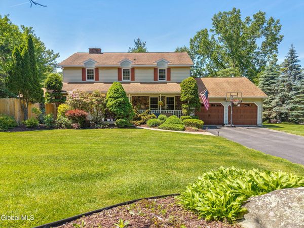 7 Hickory Lane, Averill Park, NY 12018