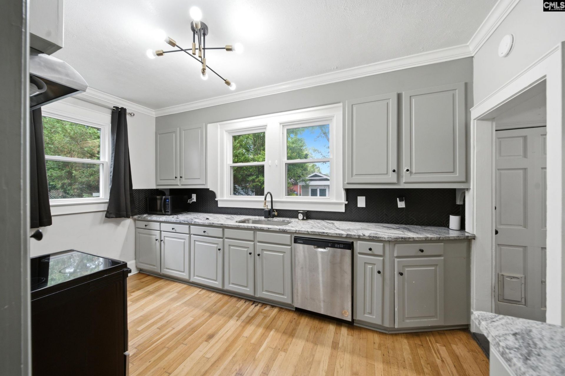612 Howard Street Photo 8