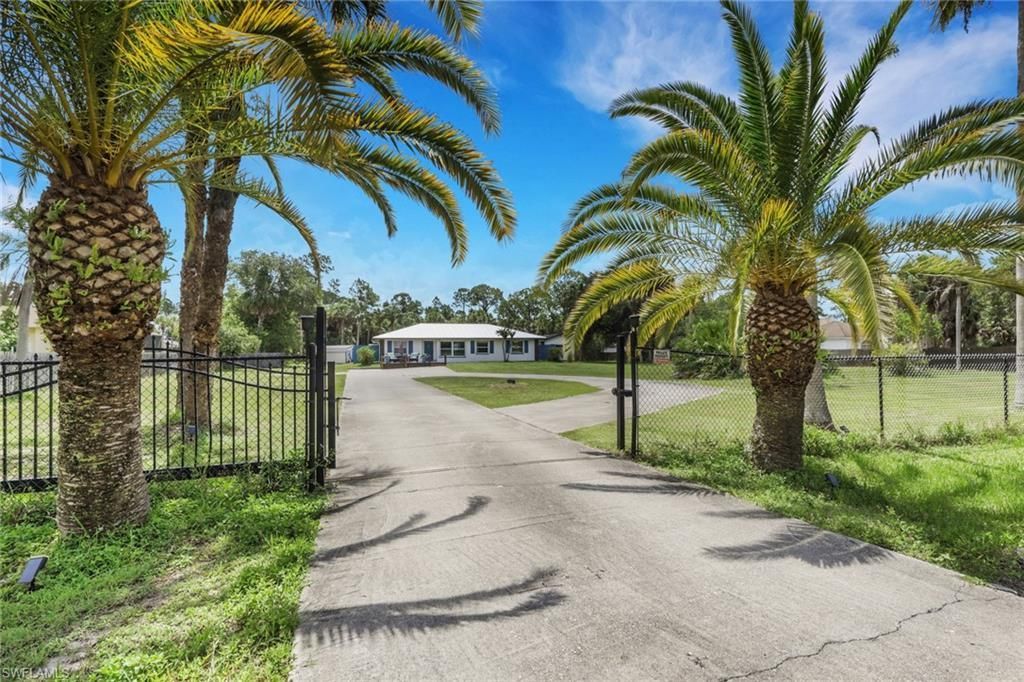 640 27th St Sw, Naples, FL 34117 Photo