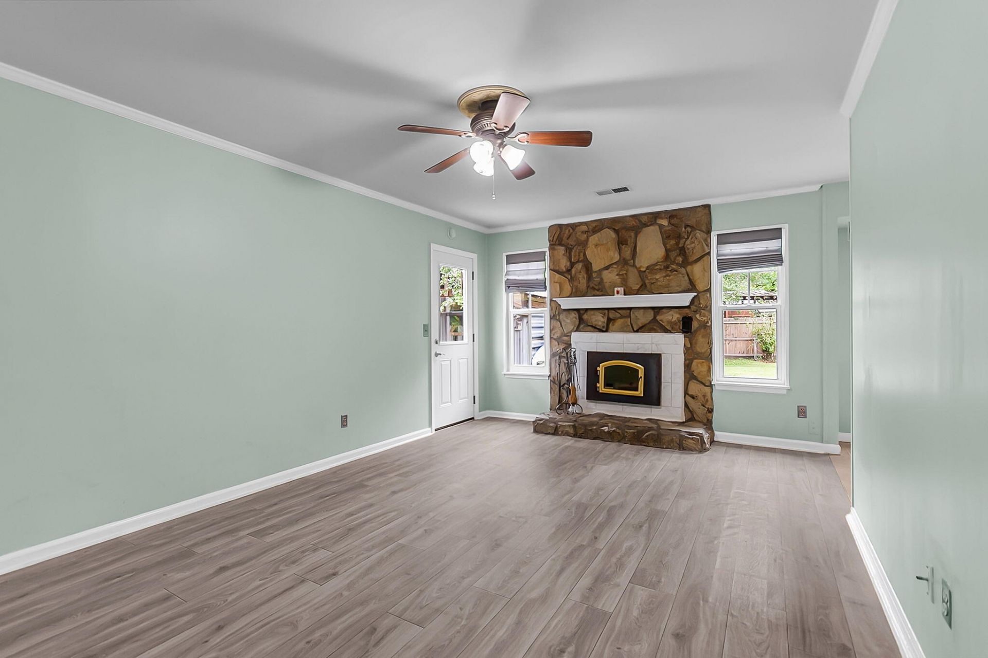 109 Carriage Court Photo 14