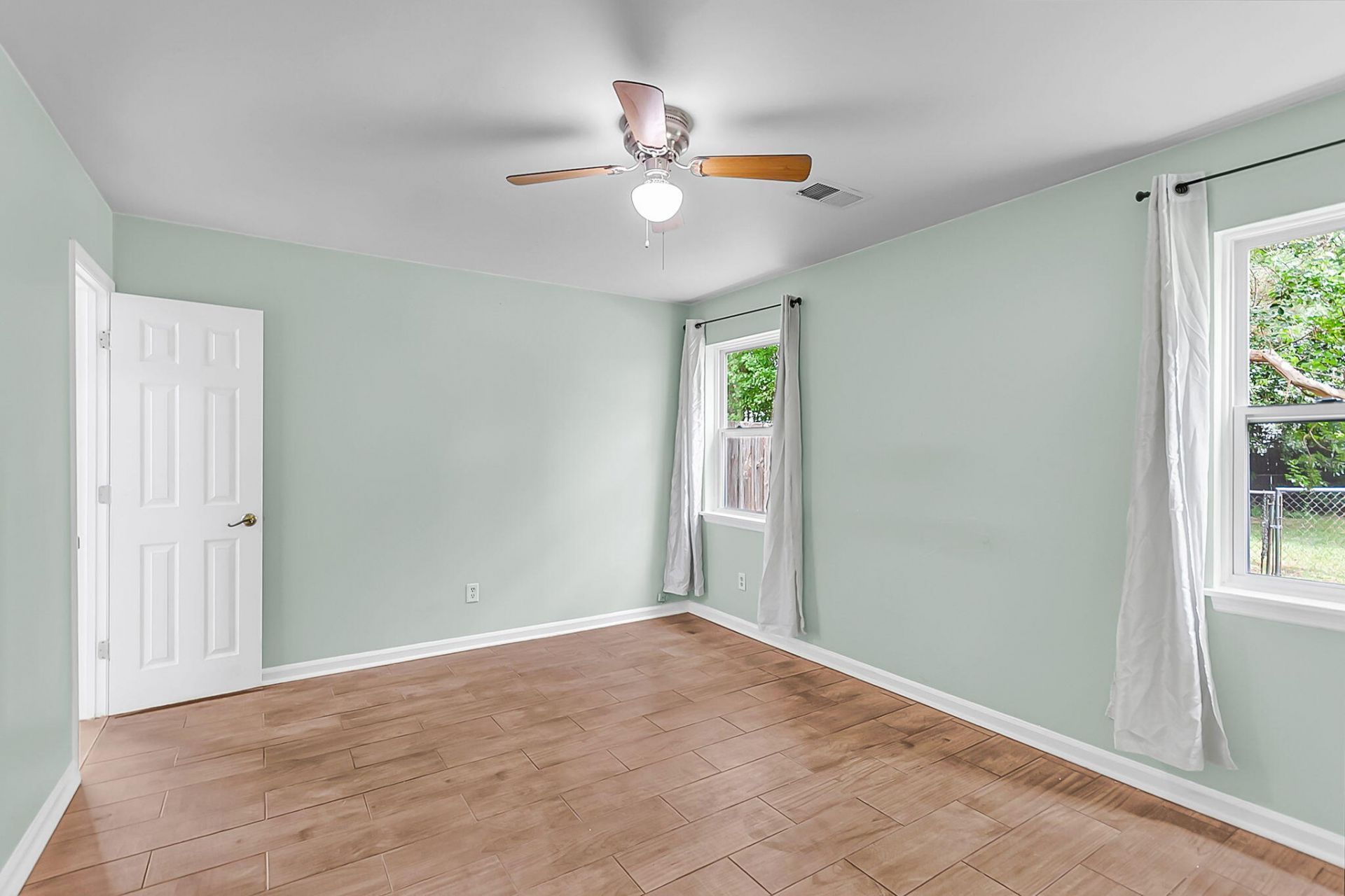 109 Carriage Court Photo 19