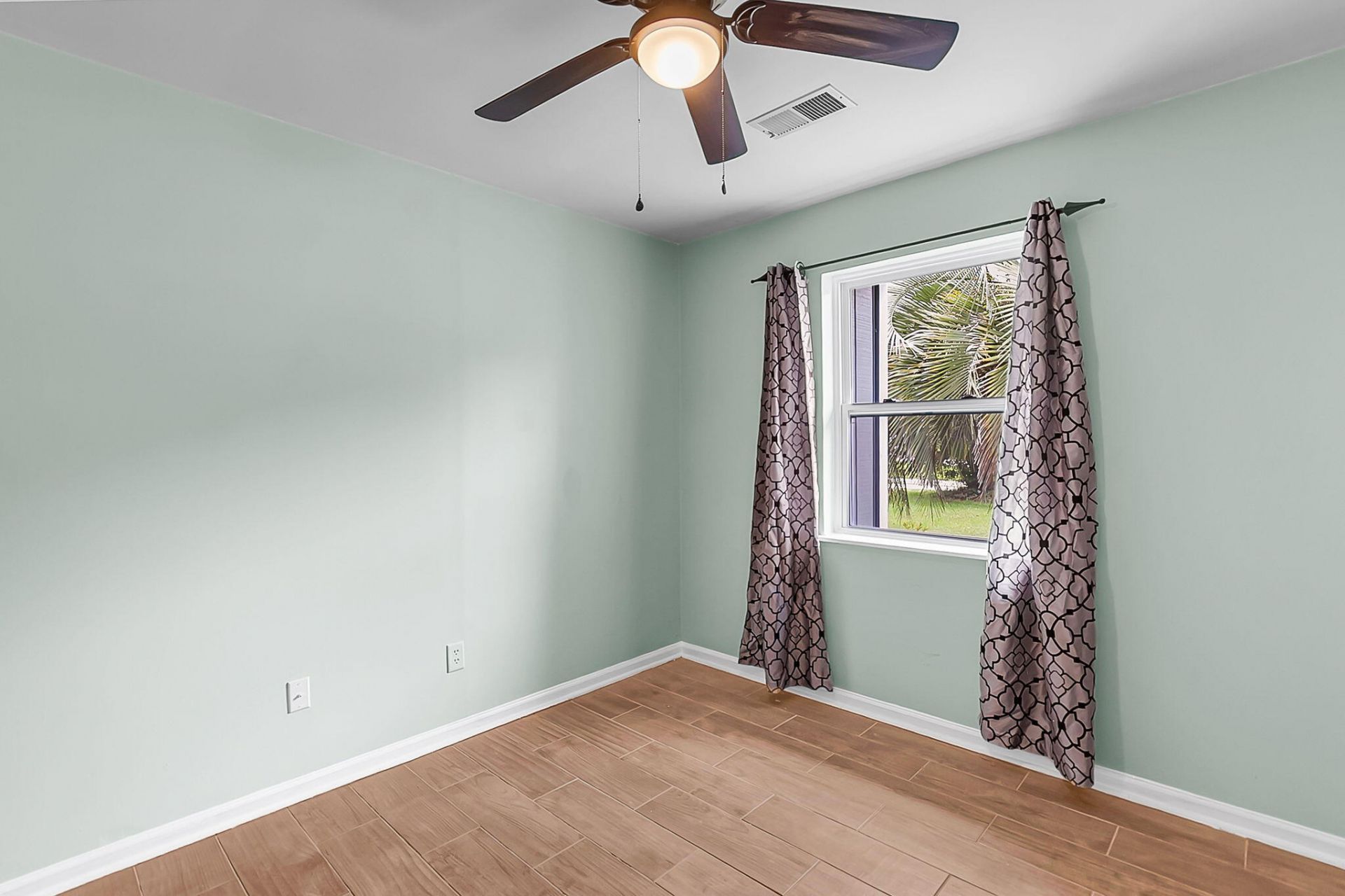 109 Carriage Court Photo 21