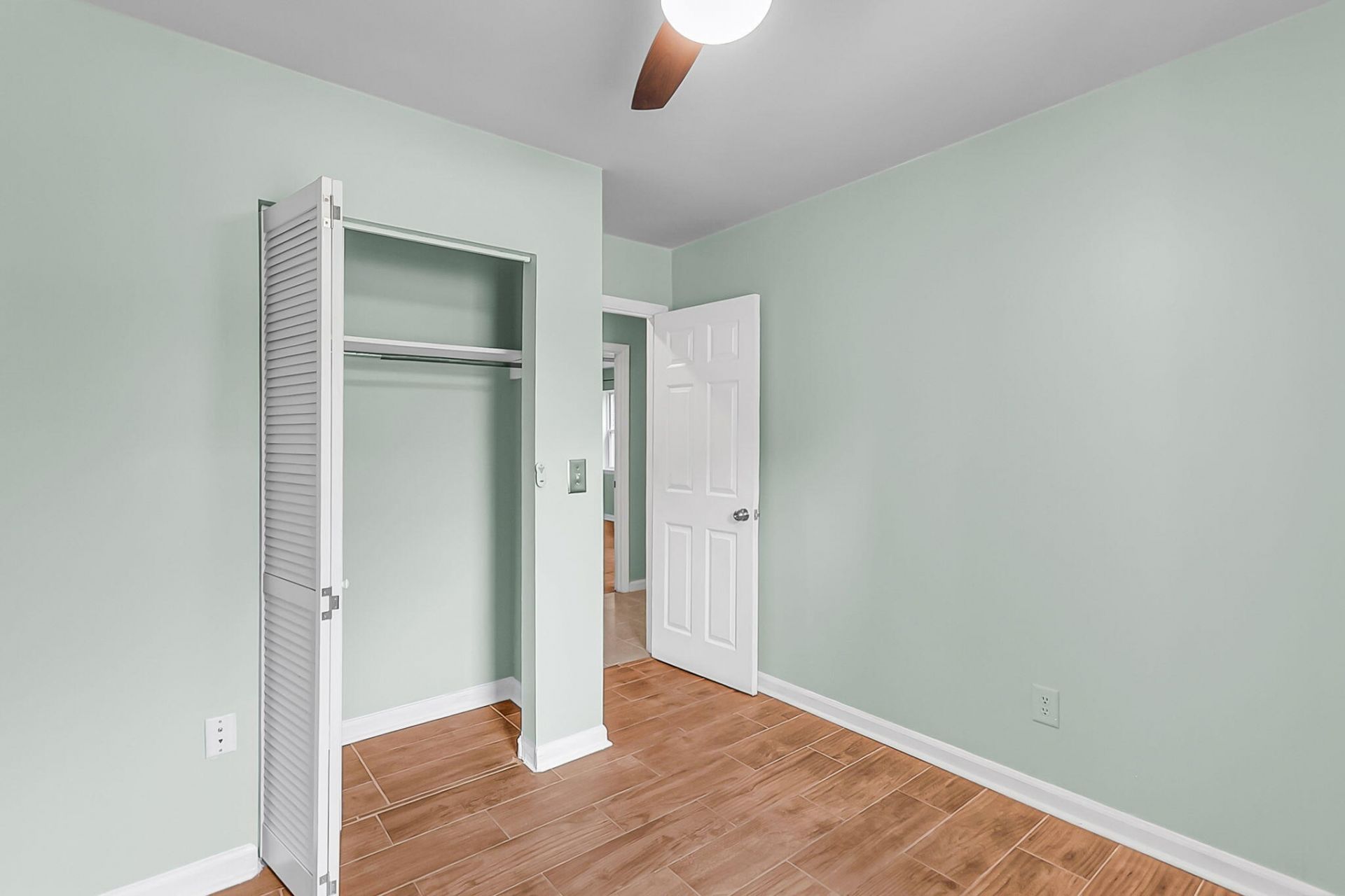 109 Carriage Court Photo 25