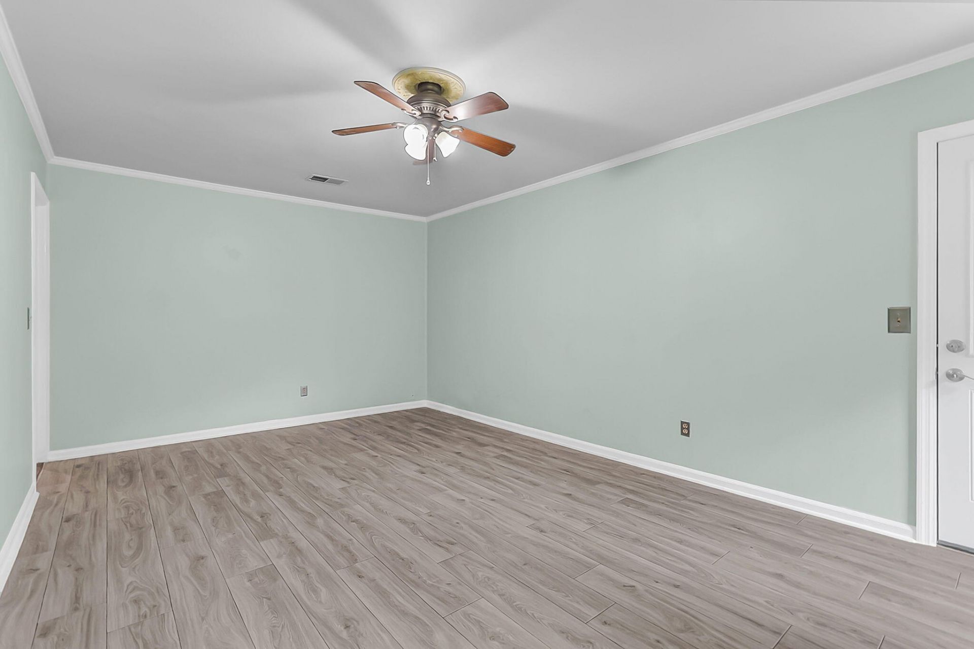 109 Carriage Court Photo 29