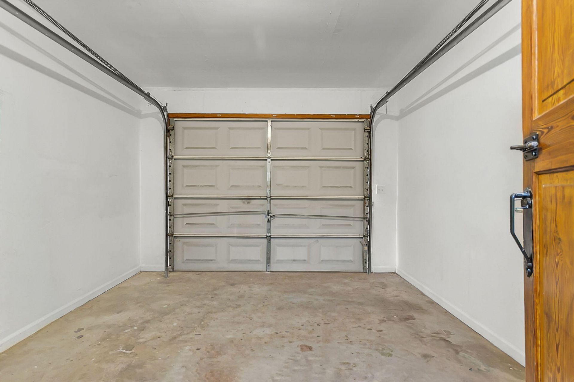 109 Carriage Court Photo 34