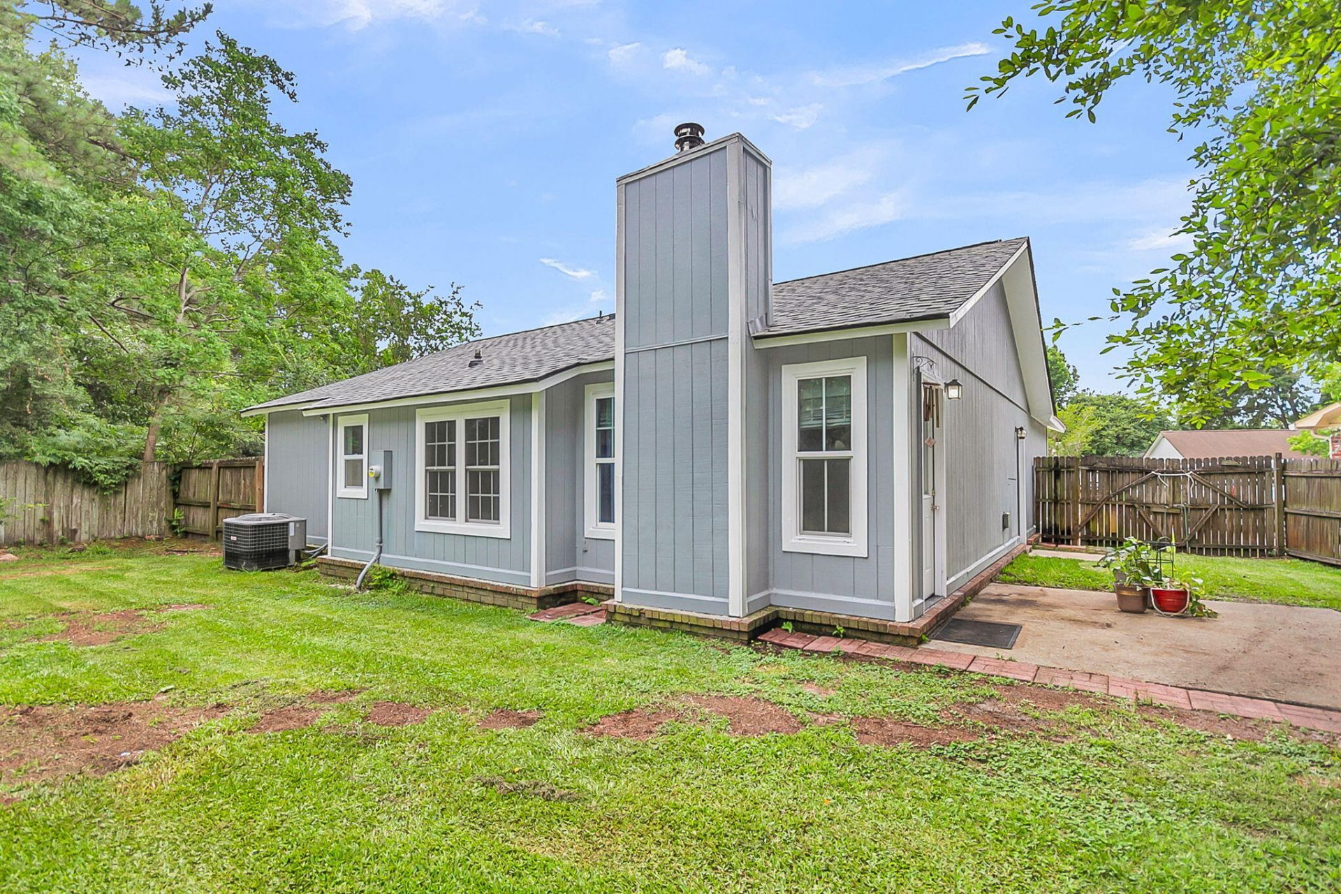 109 Carriage Court Photo 46