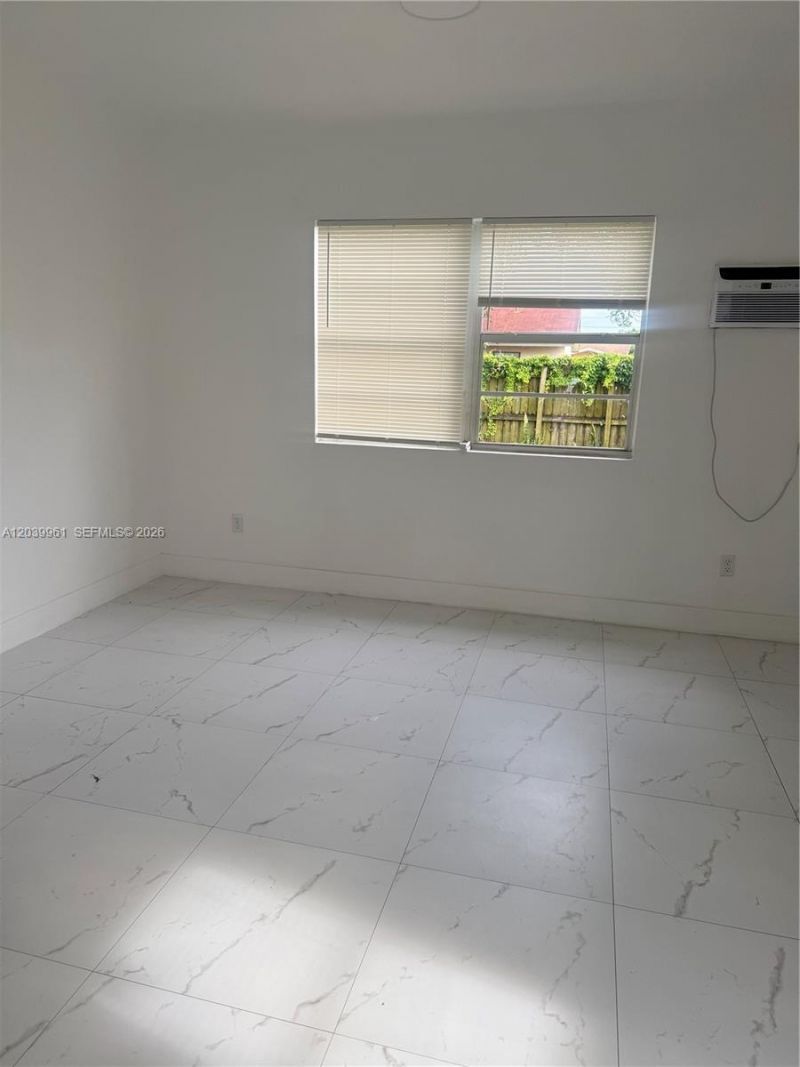 713 NW 4th St, Hallandale Beach, FL 33009 Photo