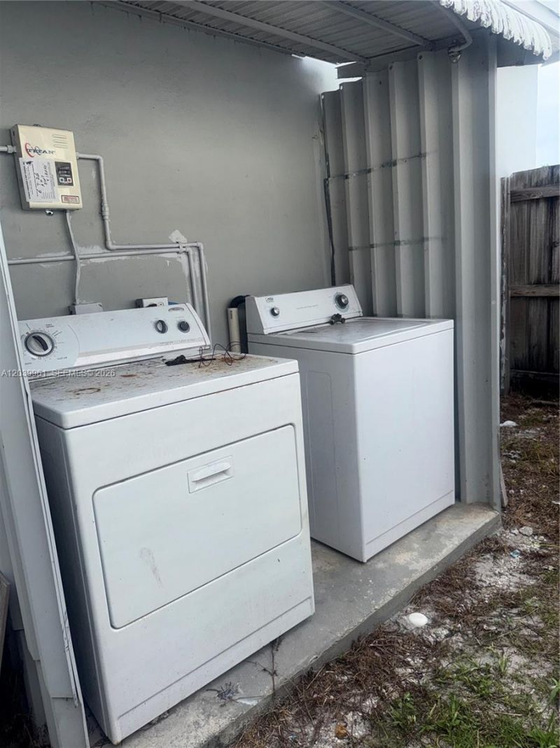 713 NW 4th St, Hallandale Beach, FL 33009 Photo