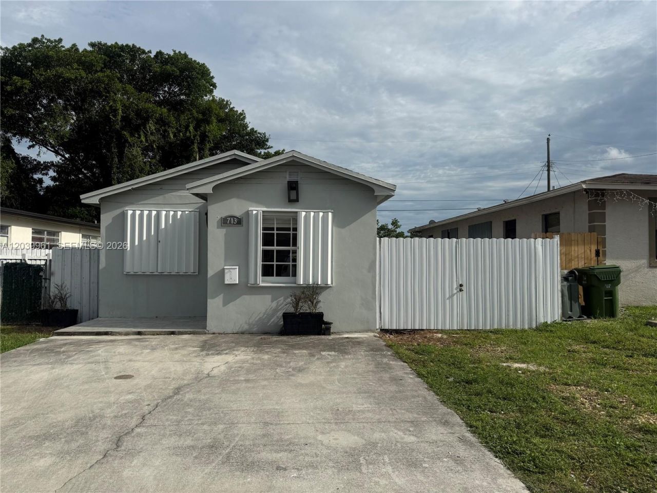 713 NW 4th St, Hallandale Beach, FL 33009 Photo