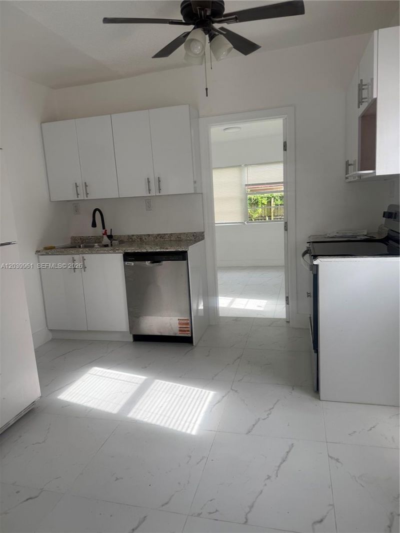 713 NW 4th St, Hallandale Beach, FL 33009 Photo