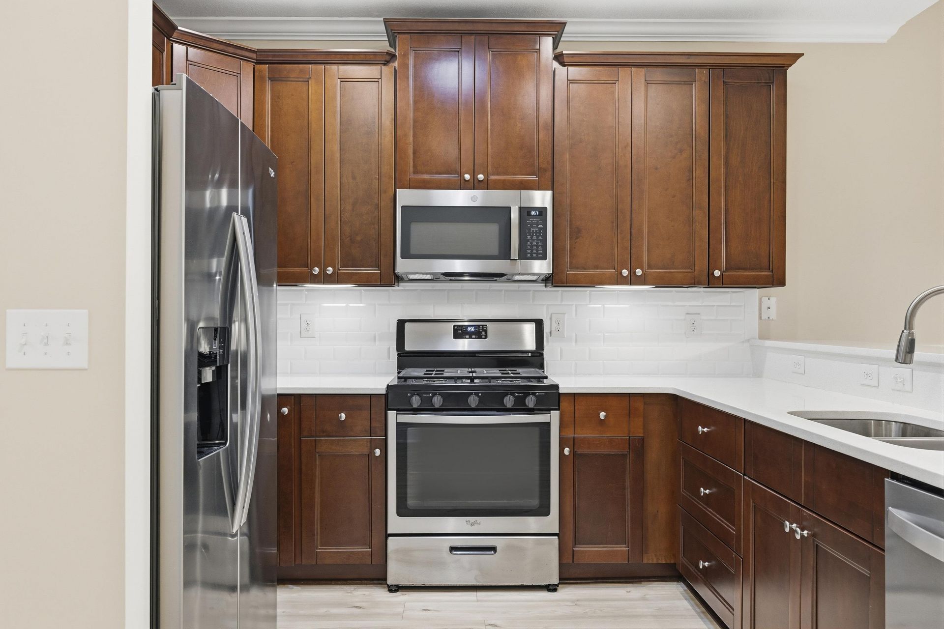 670 Sunnyside Dr. Photo 11