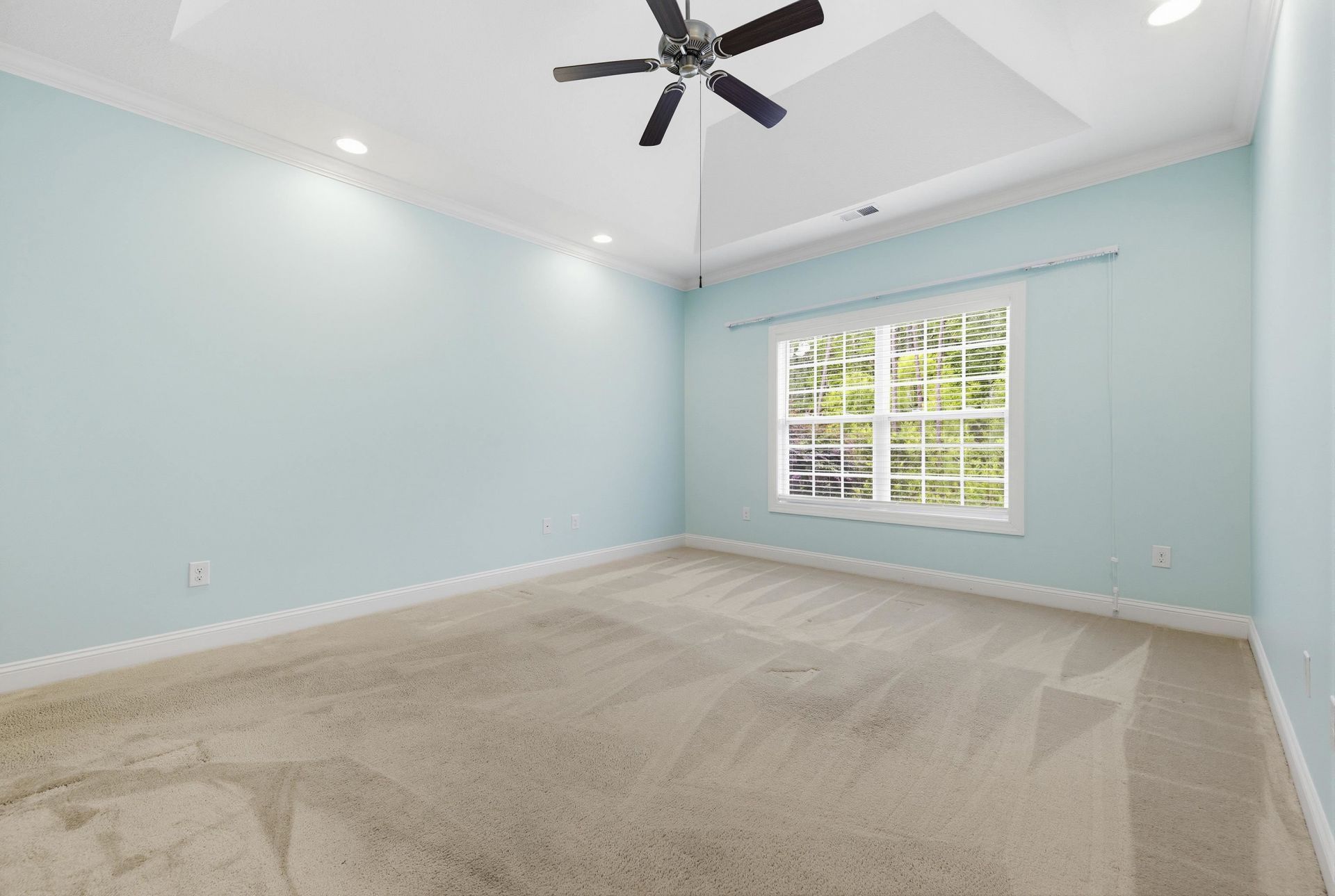 670 Sunnyside Dr. Photo 22