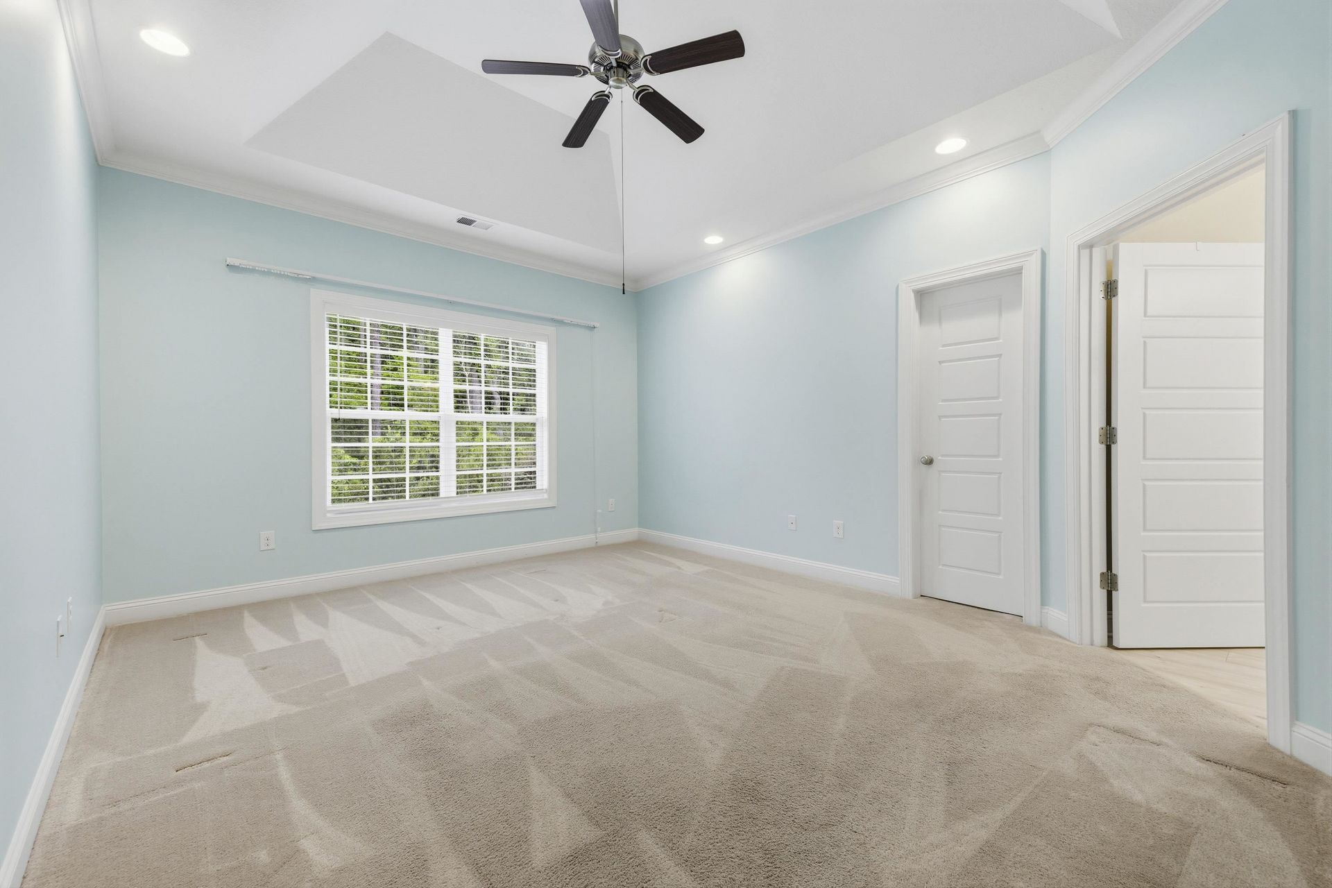 670 Sunnyside Dr. Photo 24