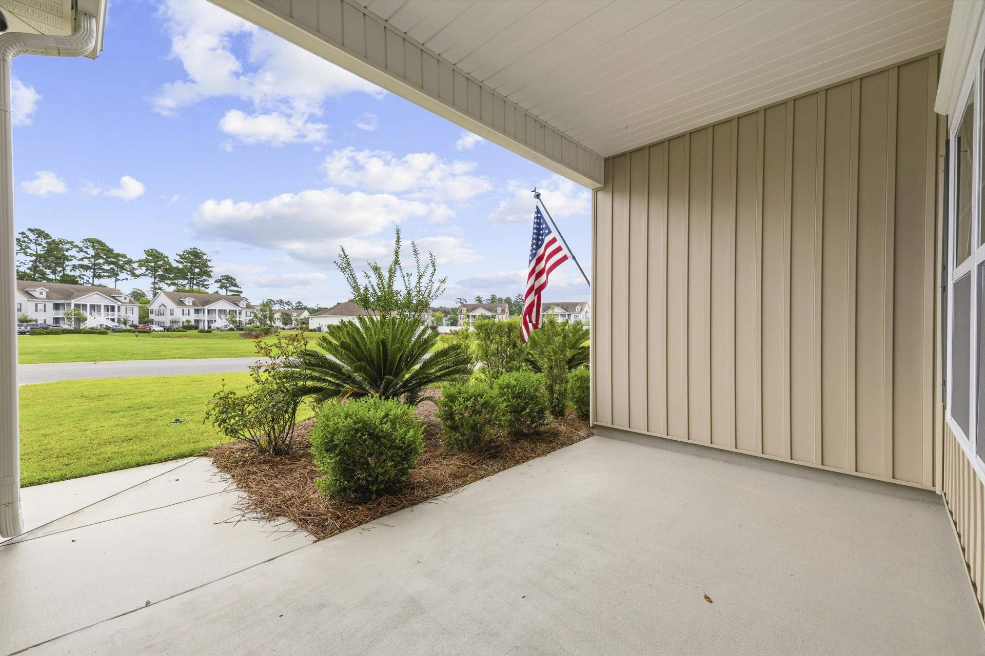 670 Sunnyside Dr. Photo 4
