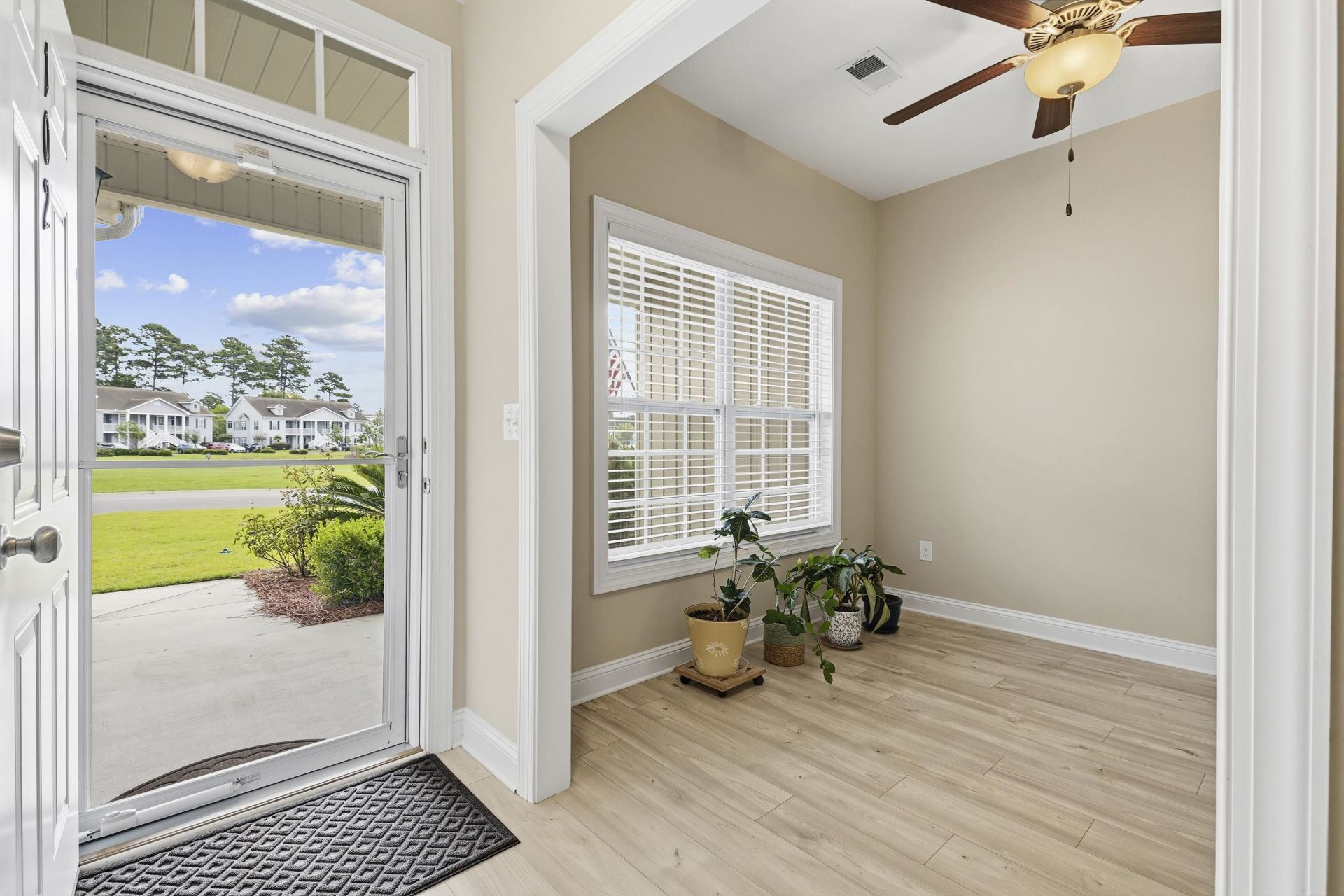 670 Sunnyside Dr. Photo 5