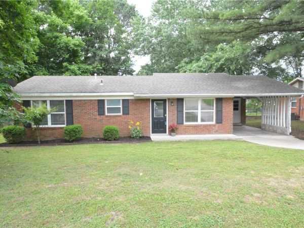 2203 Cottonwood Place, Springdale, AR 72762