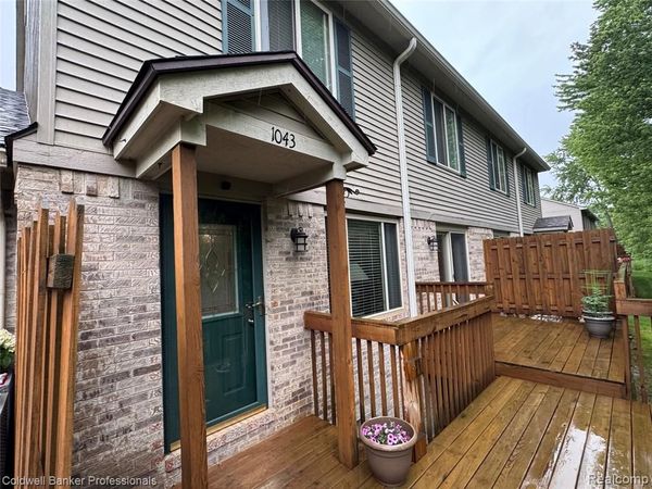 1043 Old Leake Court , Holly Vlg, MI 48442