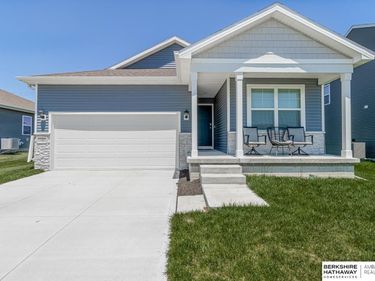 11462 Port Royal Drive, Papillion, NE 68046