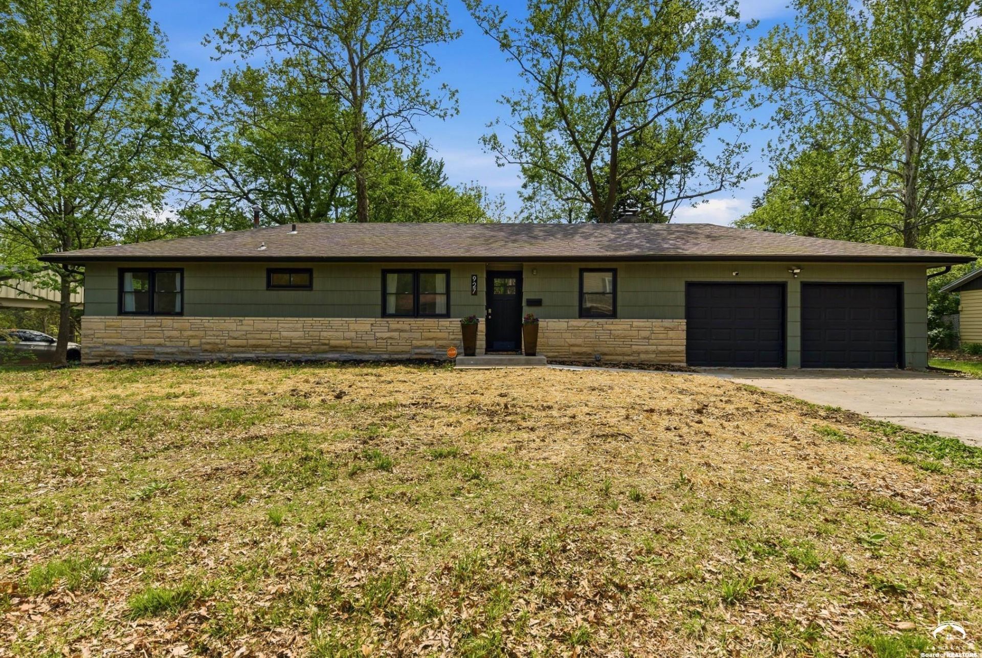 927 W 20th Terrace, Lawrence, KS 66046 Main Photo