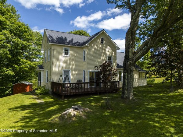 52 Stanton Drive, Waymart, PA 18472