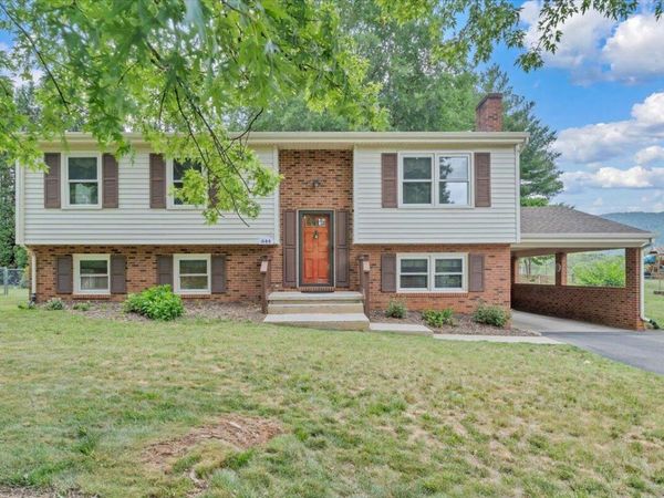 644 Knollwood DR , Troutville, VA 24175