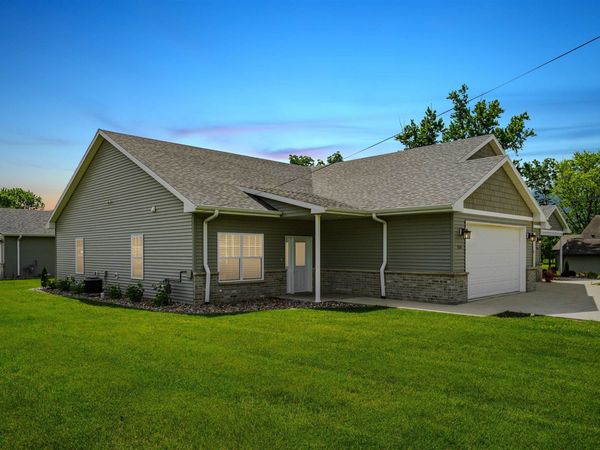 304 S Chestnut Street, Edgewood, IA 52042