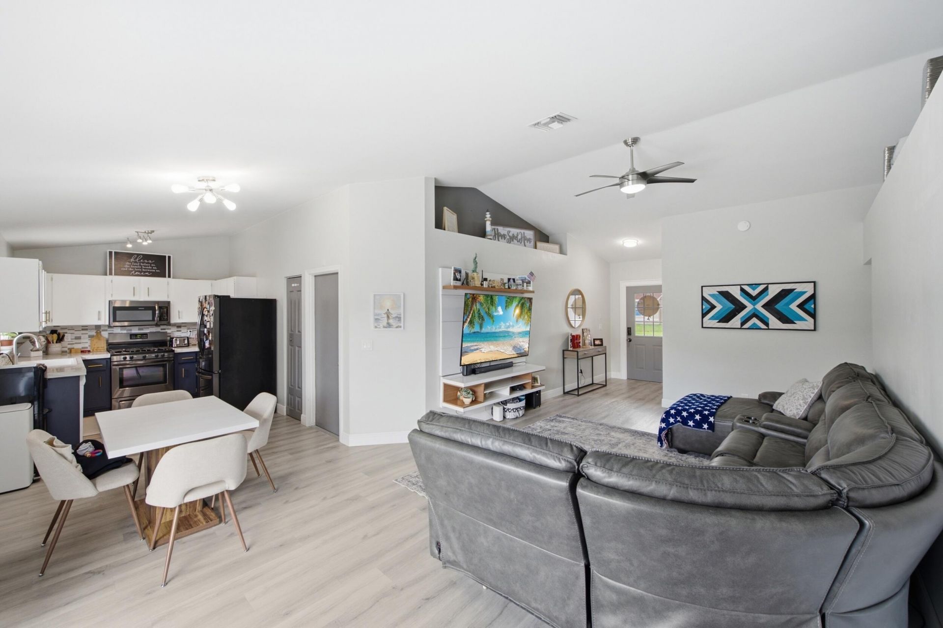 5635 Lake George Place, Lake Worth, FL 33463 Photo