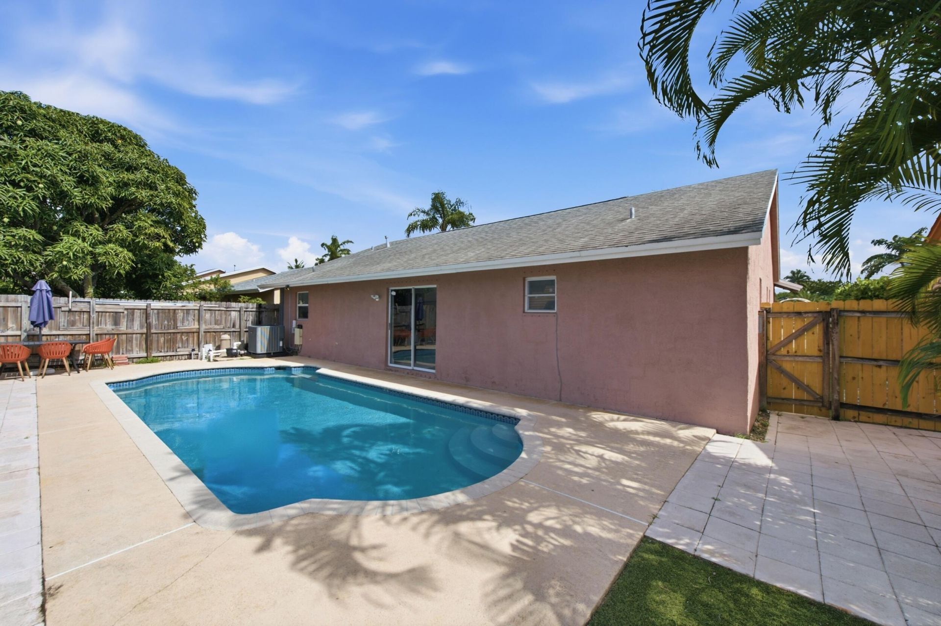5635 Lake George Place, Lake Worth, FL 33463 Photo