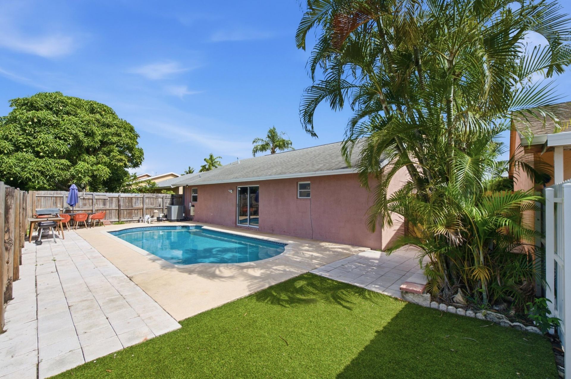 5635 Lake George Place, Lake Worth, FL 33463 Photo