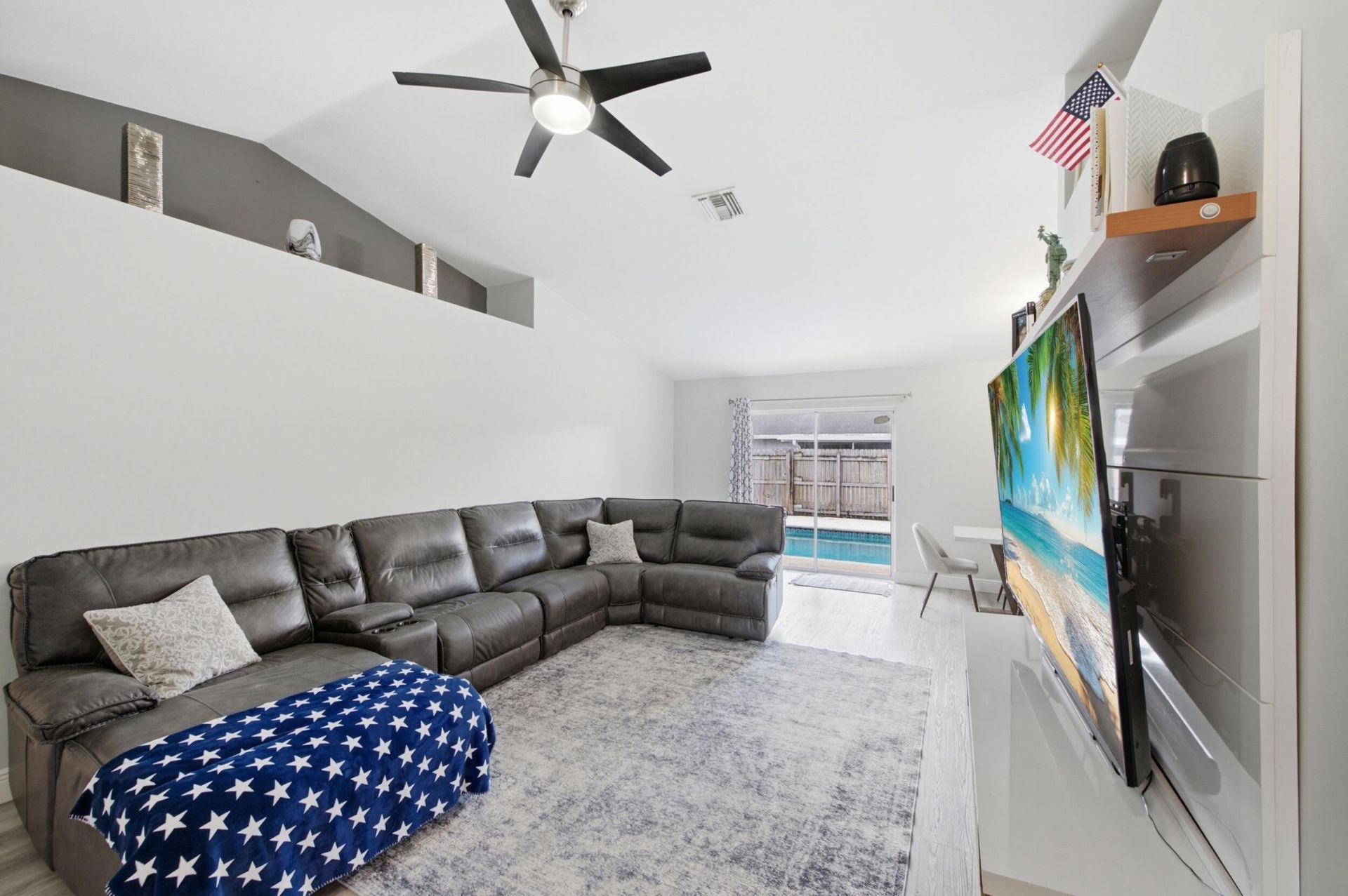 5635 Lake George Place, Lake Worth, FL 33463 Photo