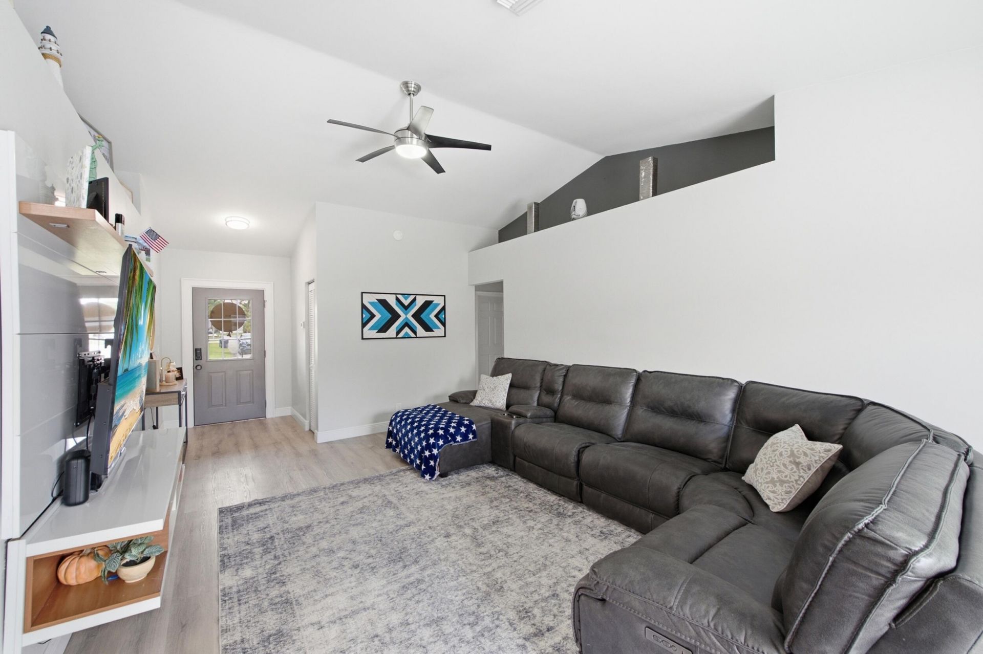 5635 Lake George Place, Lake Worth, FL 33463 Photo